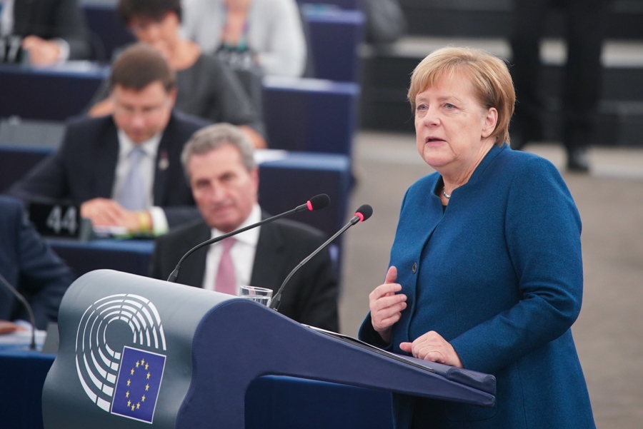 Меркел поема от федералните провинции контрола на битката с пандемията
